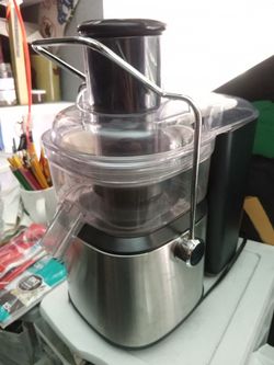 This appliance is a Hamilton Beach Easy Clean Juice Extractor (Model 67870)