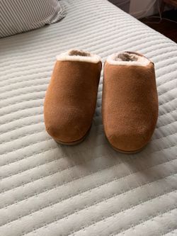 Uggs women’s pumped slide