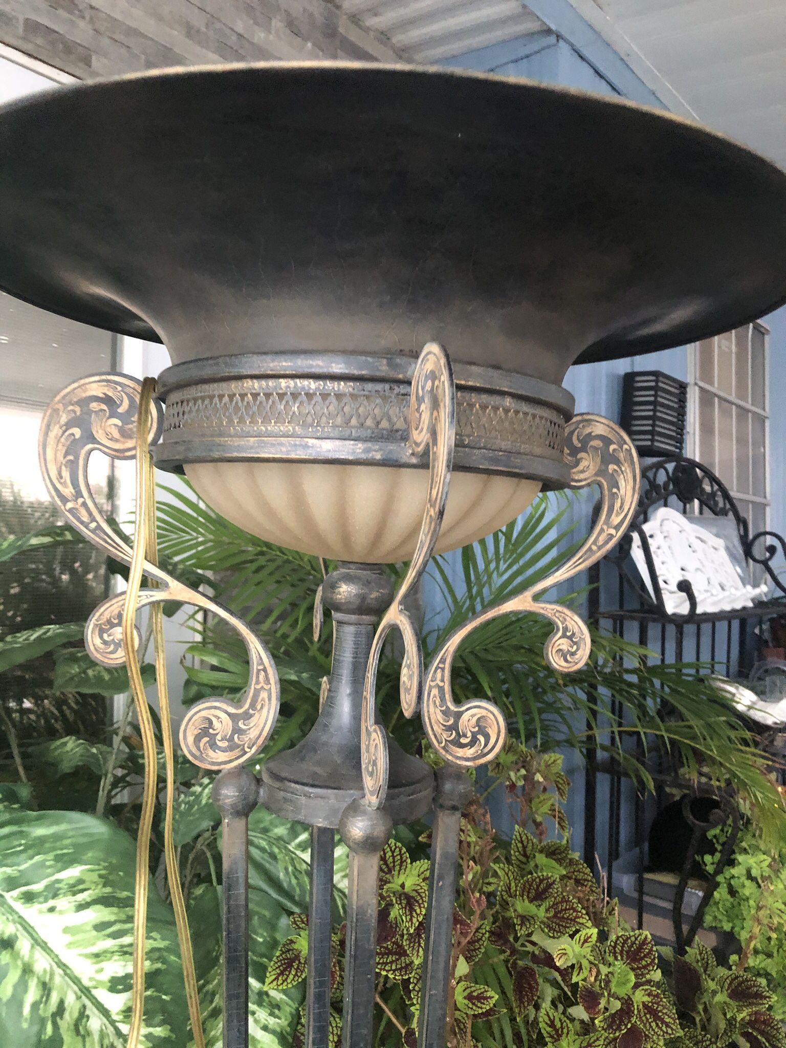 Big, Hight Prety Vintage Lamp $180
