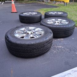 Llastas.    265 60 R18 