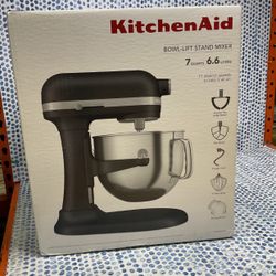 KitchenAid 7-Quart Bowl-Lift Stand Mixer | Black