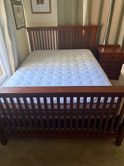 Queen Bedroom Set with Mattress