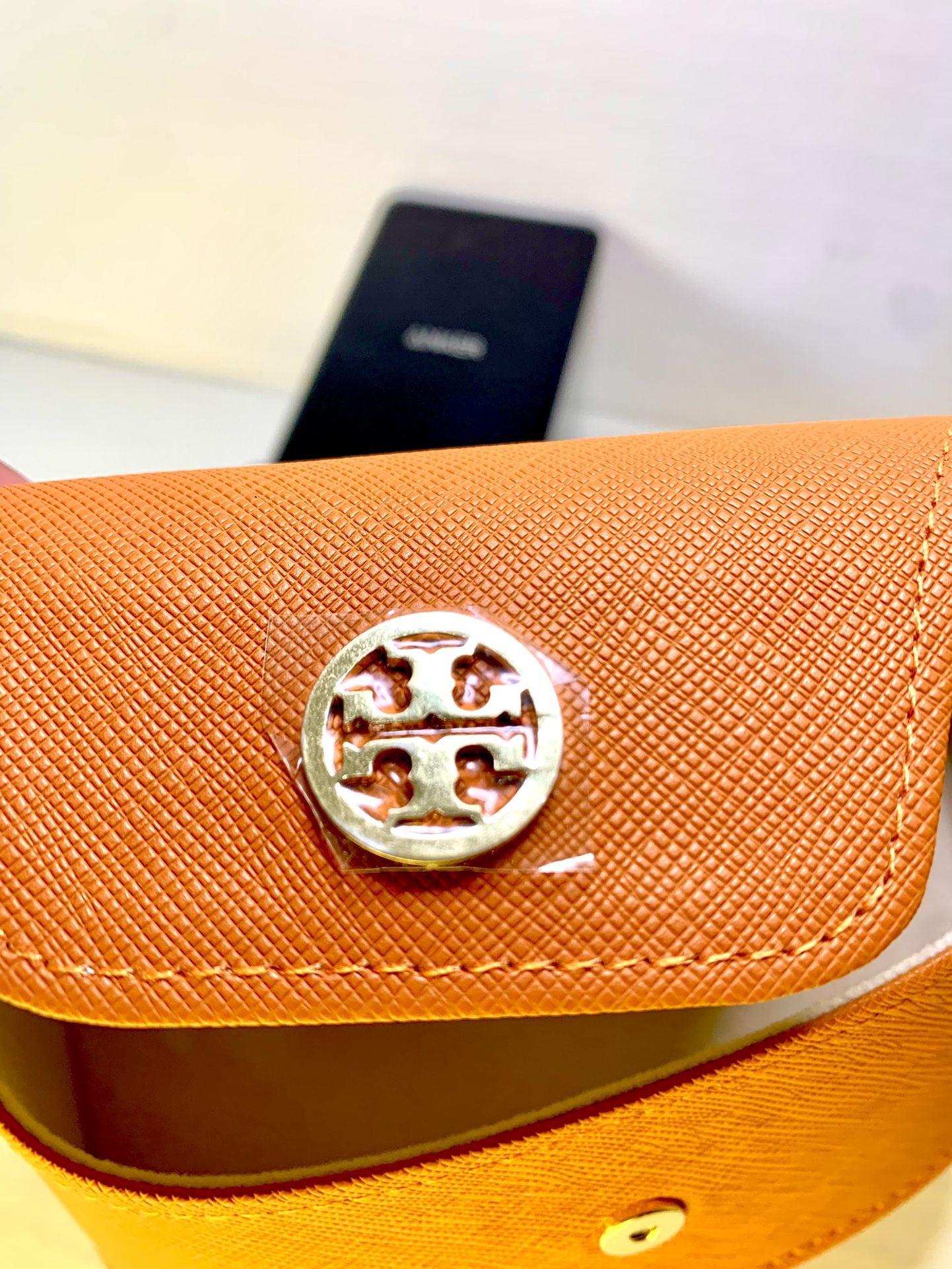 TORY BURCH BRANDED/signature CASE(brand New Great SHAPE & CONDITION:10/10)