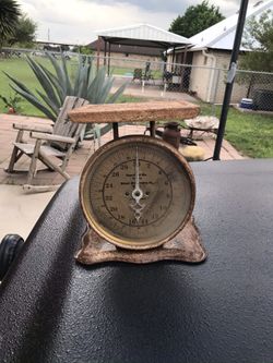 Old scale 30 pounds