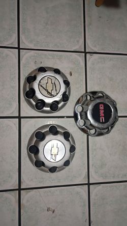 Silverado 8 lugs hub caps