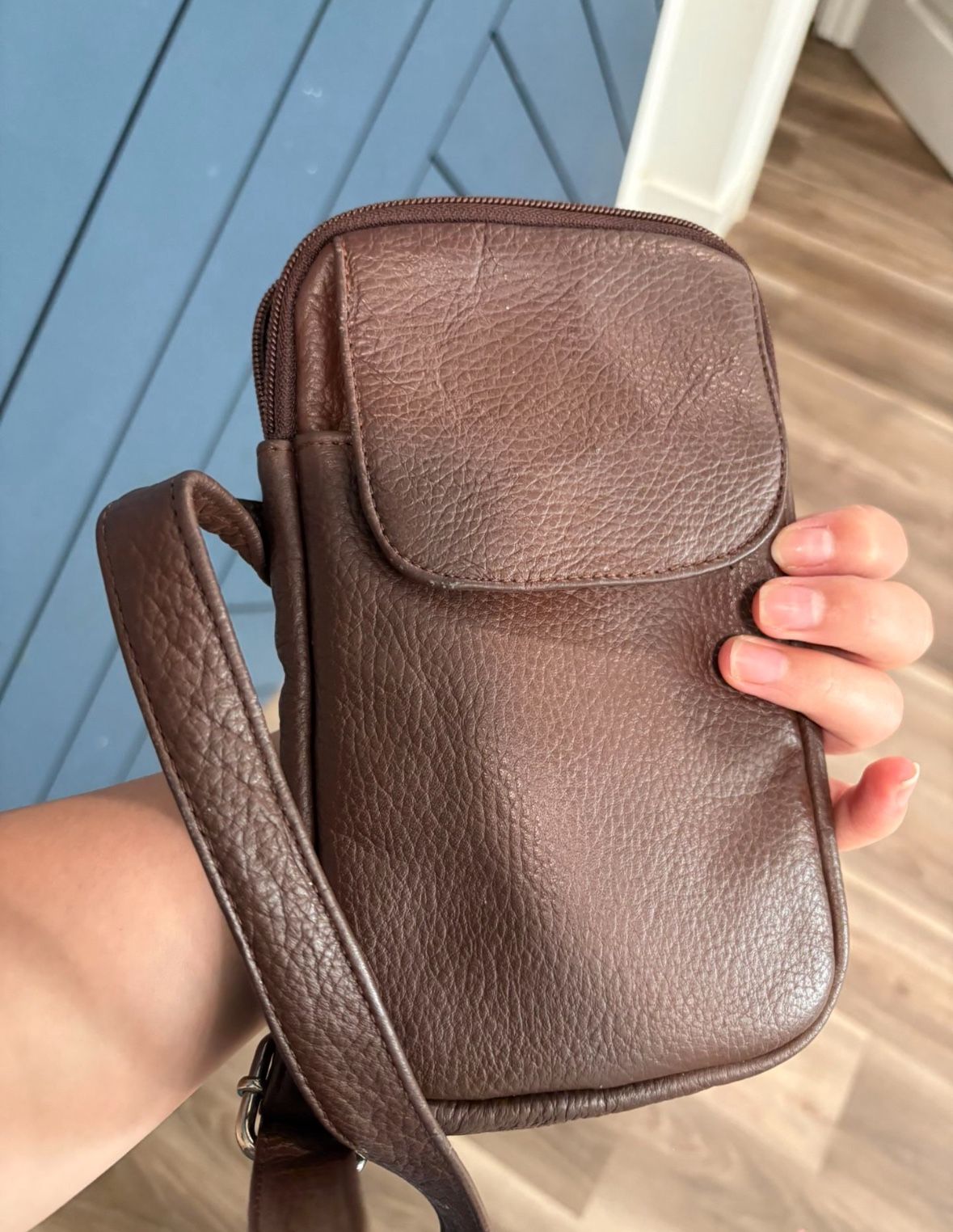 Leather Crossby Bag