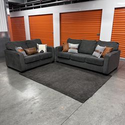 Couch & Loveseat Set (Free Delivery 🚚)