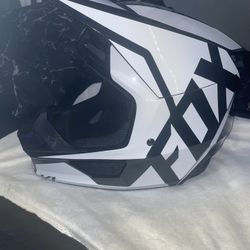 2019 Fox V1 Racing Helmet 