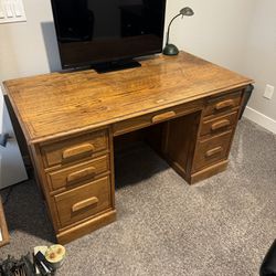 Antique Desk Beautiful Condition ! 
