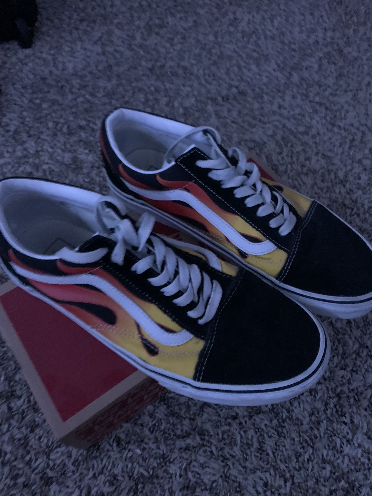 Old skool flame vans size 9