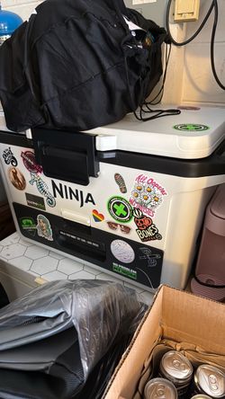 Ninja 50qt cooler army green in color!