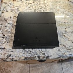 Ps4 500gb With 2 New Remotes 