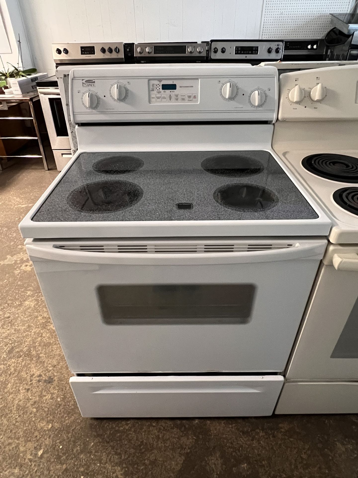 Whirlpool Flat Top Stove Used Super Clean