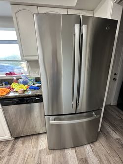 GE 24.7 cu. ft. French-door refrigerator