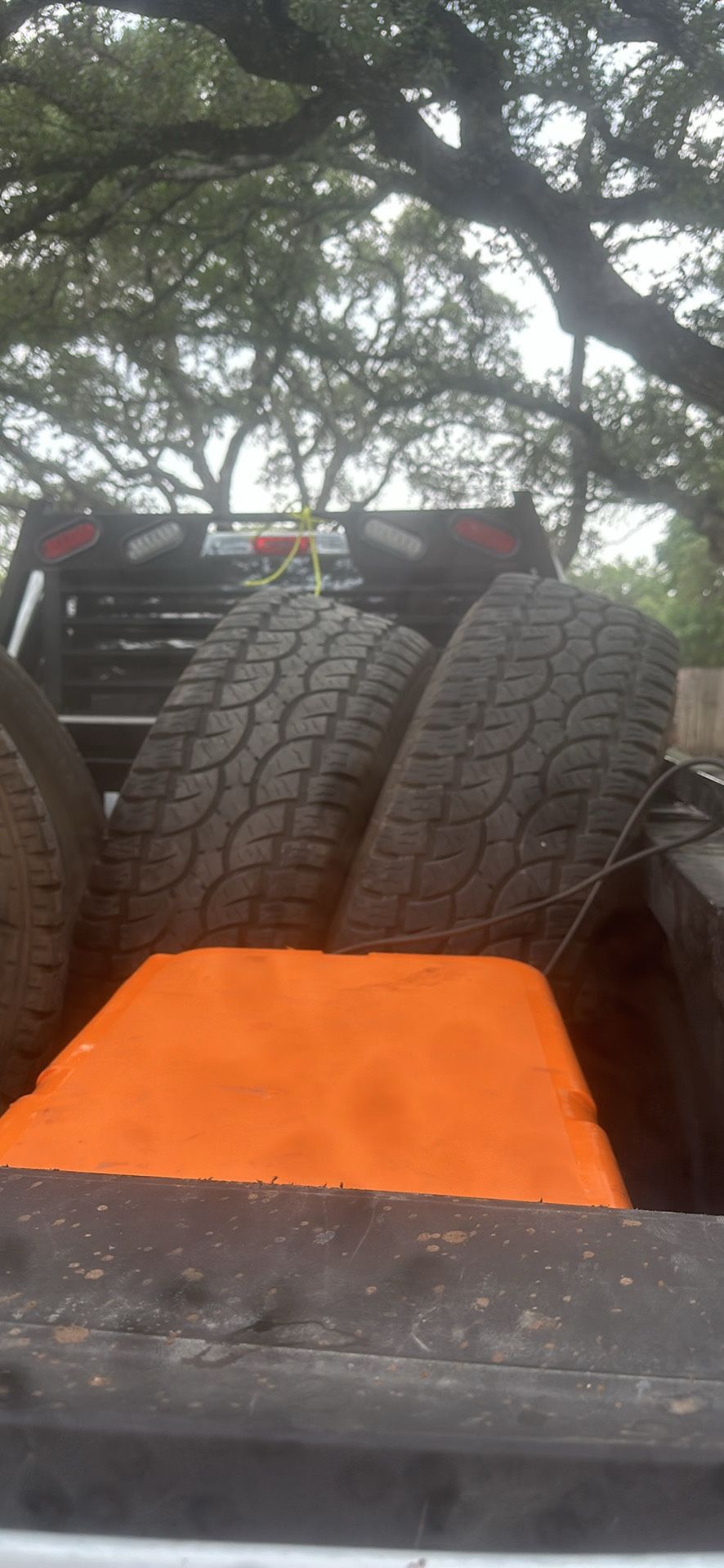 35-12.50/17 Ford Dulley Times And Tires