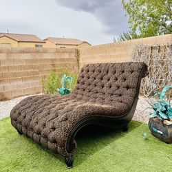 BEAUTIFUL CHAISE GENTLY USED 👌🏻🥰 ( FREE DELIVERY 🚚 FIRST FLOOR ) GREAT CONDITION 🥰👌🏻