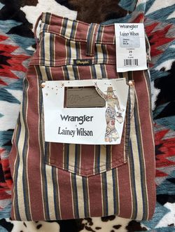 Lainey Wilson Flare Jeans