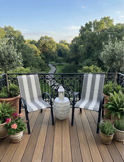 Trendy Outdoor Patio Set with Table and Chairs