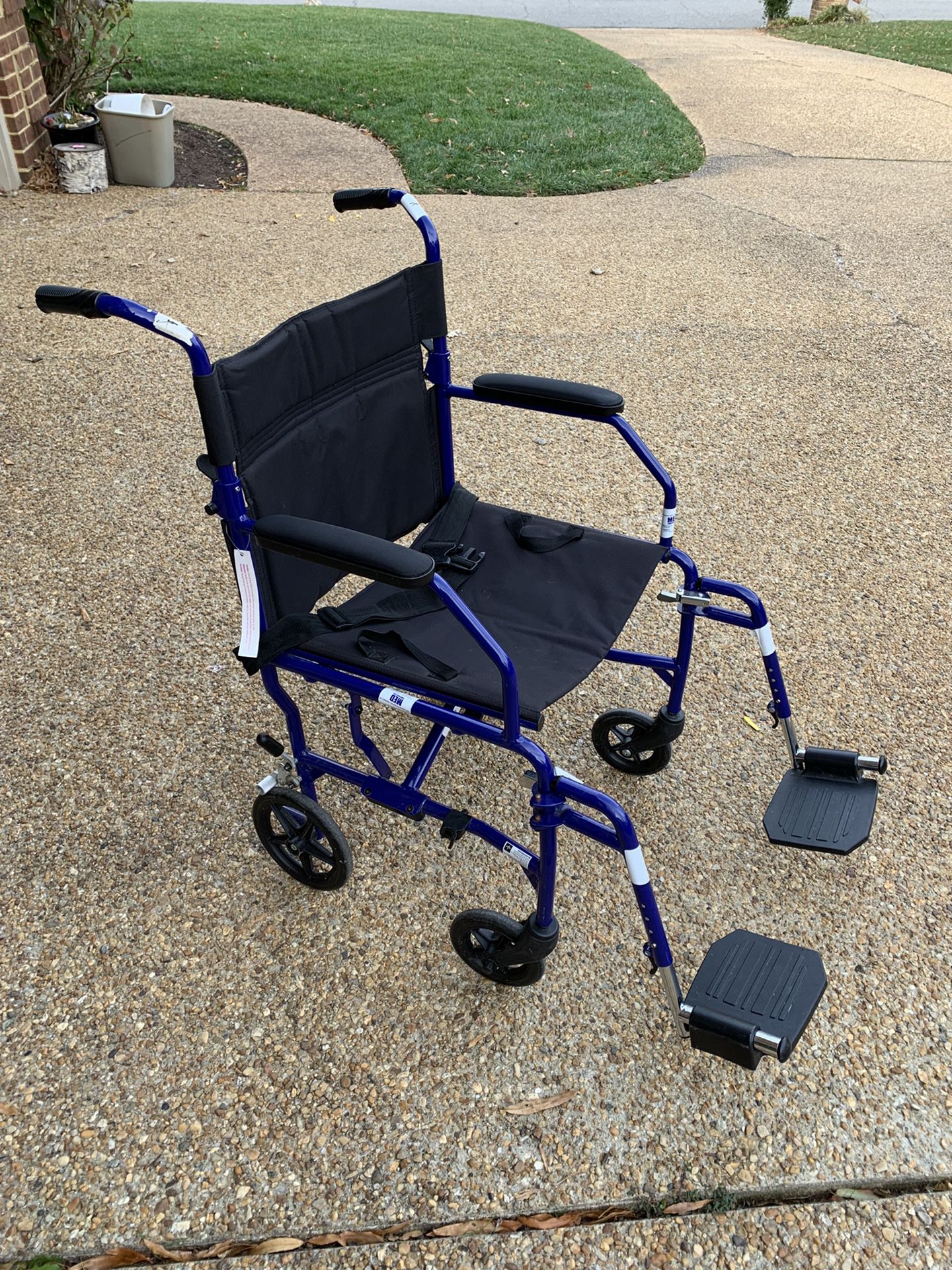 Medline transport wheelchair - Lightweight