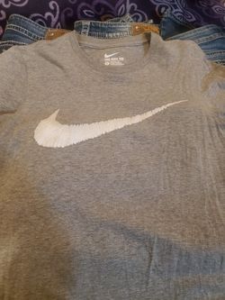 New womens small nime shirt. 10$