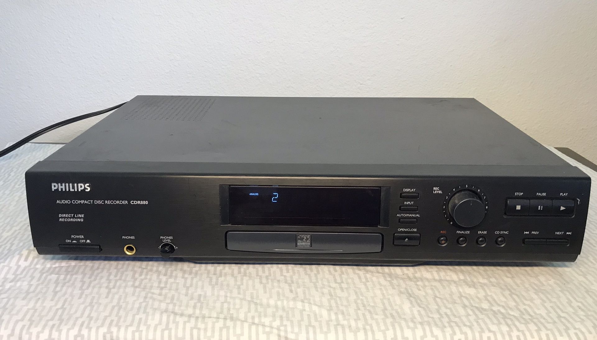 Philips CDR880 AUDIO DISC RECORDER AND CD PLAYER. Goog Working & NO Remote