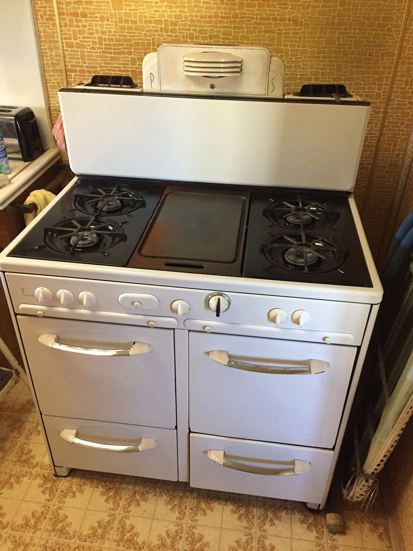 Gaffer’s And Sattler Stove