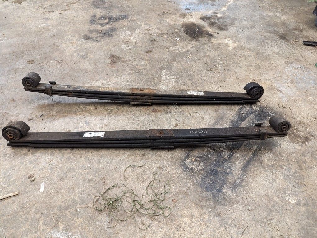 Ford 80-97 F250 F350 Heavy Duty Front Leaf Springs