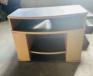 Beautiful desk clock new good for kids. Everything is work not too big.