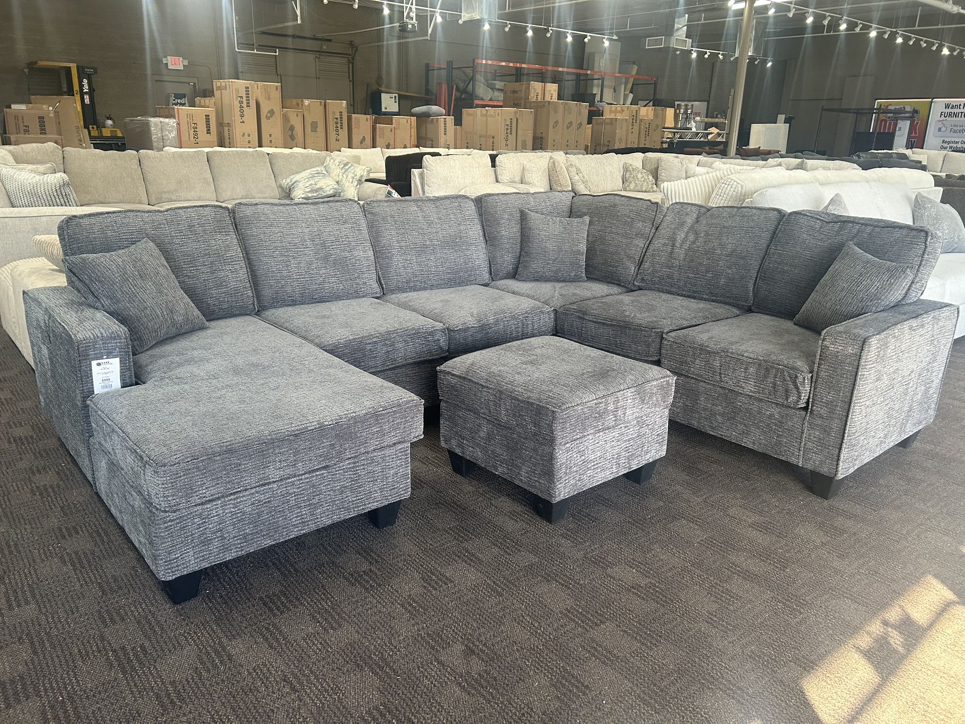Charcoal Sectional W Ottoman (reversible Configuration Available)