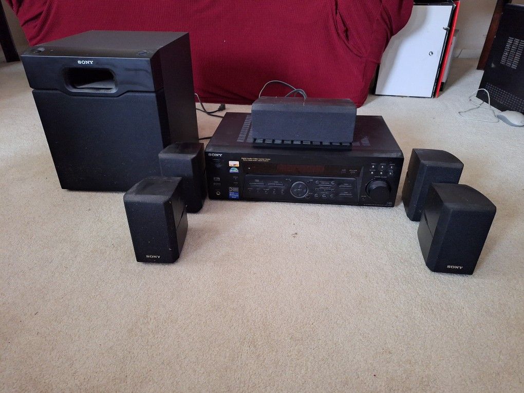 Sony FM Stereo /FM-AM Receiver 5.1 Surround Sound With 5 Speakers And Subwoofer Used
