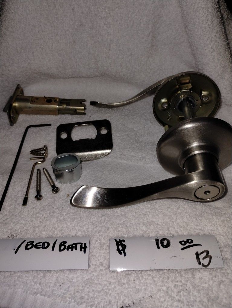 Entry---Bath-- Bed Door Knobs/ Dead Bolts