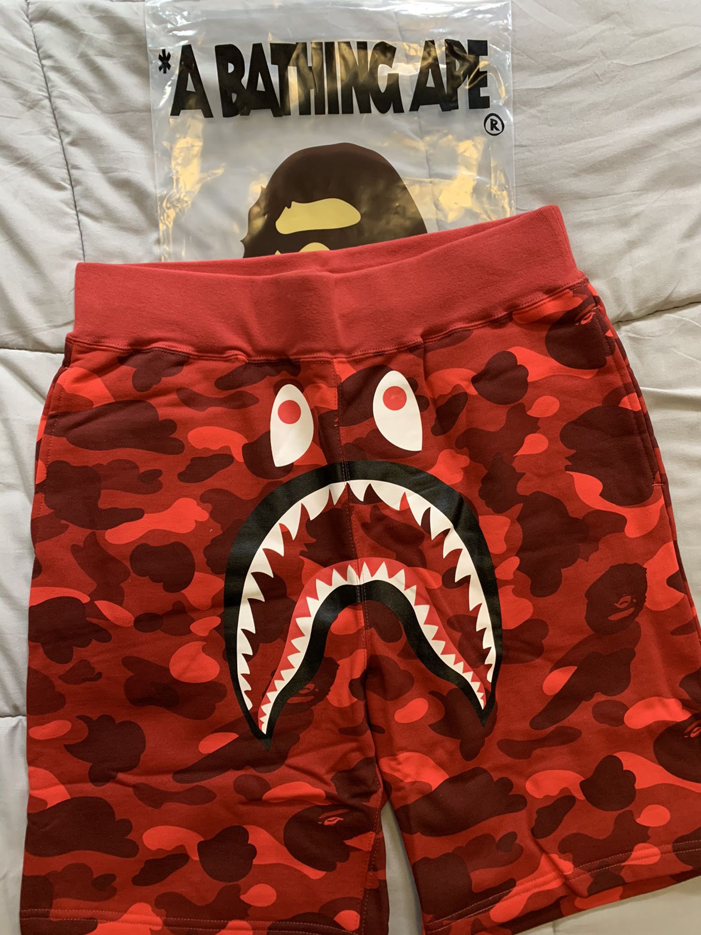 BAPE red camo shorts (XL)
