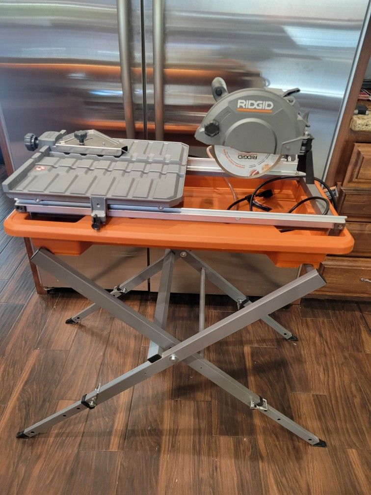 RIDGID 9-Amp 7 in. Blade Corded Wet Tile Saw with Stand
