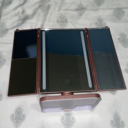 Travel mirror
