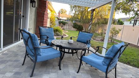 Patio furniture set