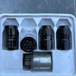 GM Black Locking Log Nuts