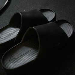 Nike Calm Slides