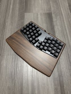 Keyboardio Atreus Ergonomic Keyboard + Walnut Palm Rest