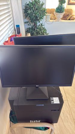 2 LG monitors