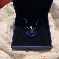  "Wonders of the Sea" Collection. ETERNITY Pendant Necklace. Authentic Swarovski