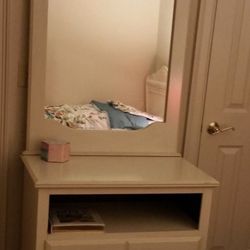 Bedroom Set 4 Pieces 