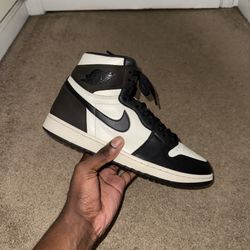 Jordan 1 Mocha Size 10.5 $100‼️