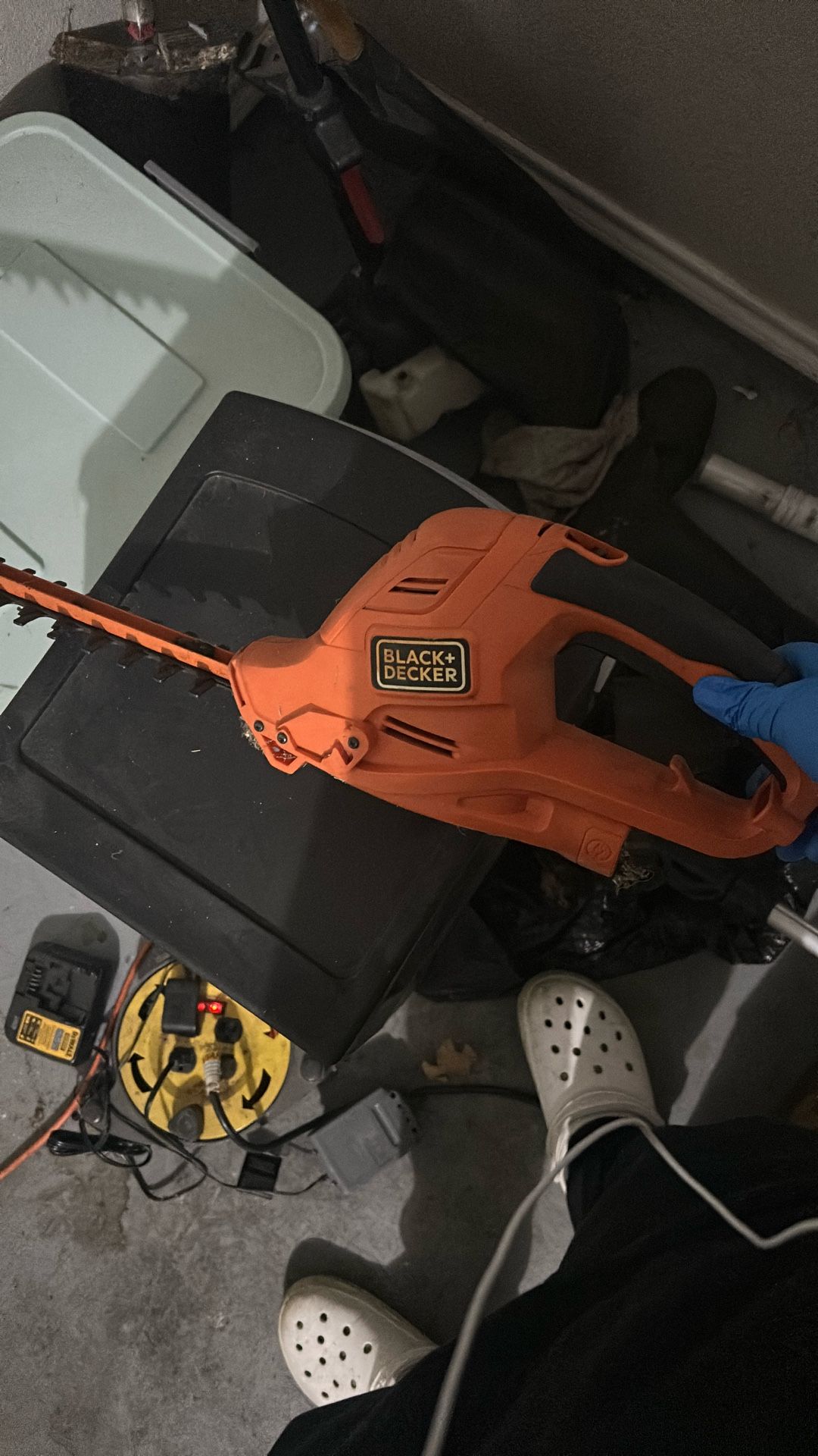 BLACK DECKER BUSH TRIMMER