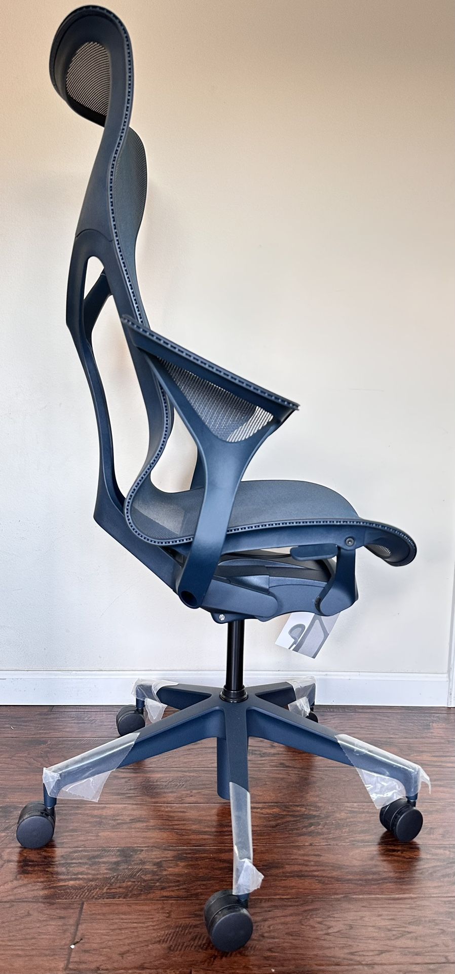 HERMAN MILLER COSM CHAIR DESIGNED BY STUDIO 7.5 HIGH-BACK NIGHTFALL MESH UPGRADED LEAF ARMS