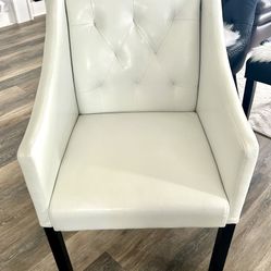 White living room chair. Like new $80.