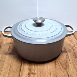 Le Creuset #26 Chateau Enameled 5.5 Qt. Cast Iron Round Dutch Oven Made in France