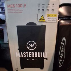 Masterbuilt  MES 130B Digital Electric Smoker.