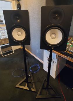 YAMAHA POWERED SPEAKERS