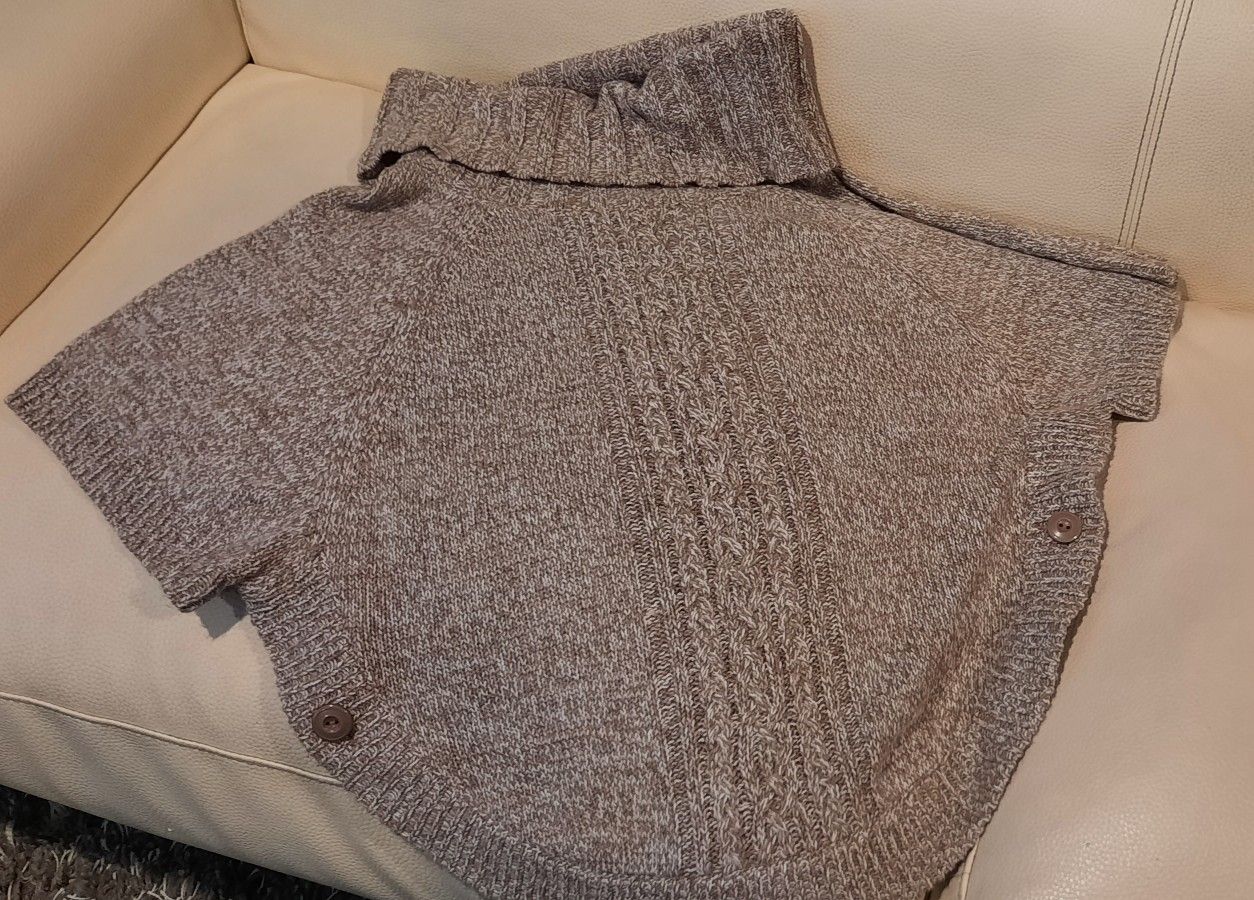 NY&Company Sweater Poncho - Medium