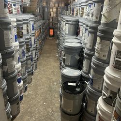 Tengo Mas pinturas y caulking  I have more paint and caulking  Interior and Exterior 